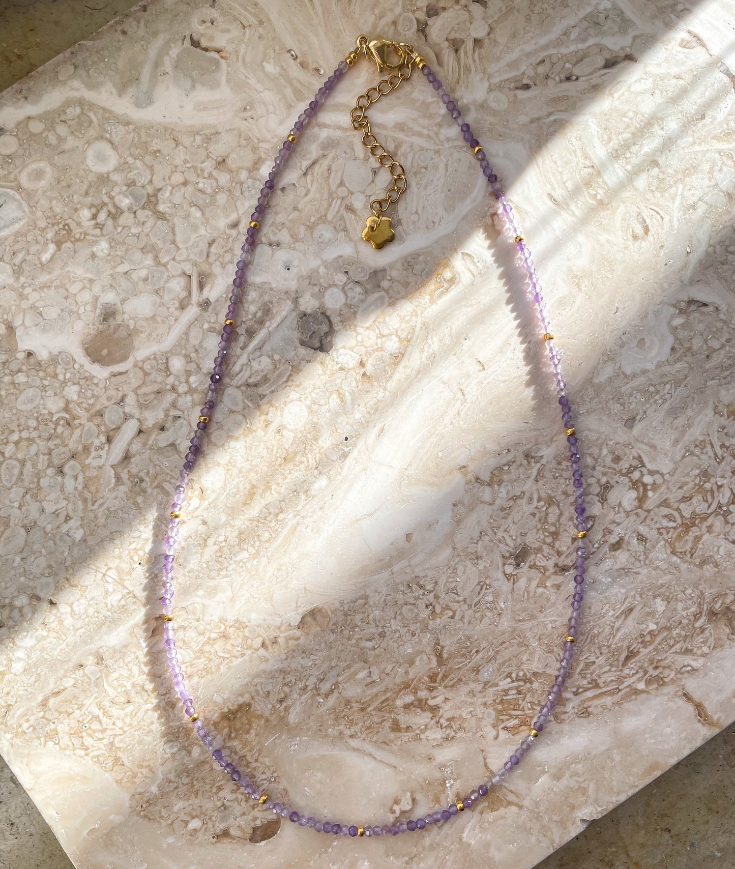 Lila Edelsteinkette aus flieder Amethyst