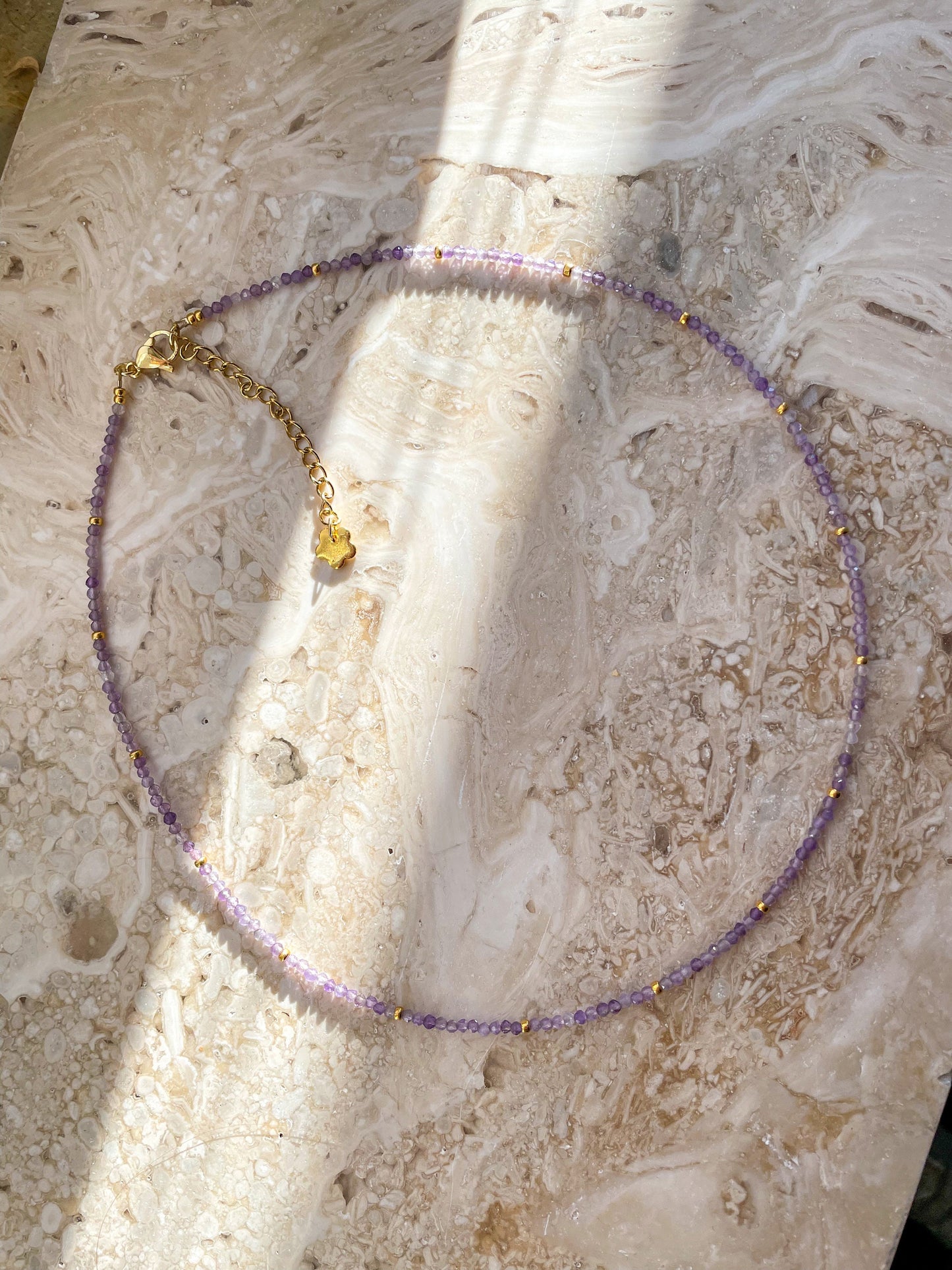 Lila Edelsteinkette aus flieder Amethyst