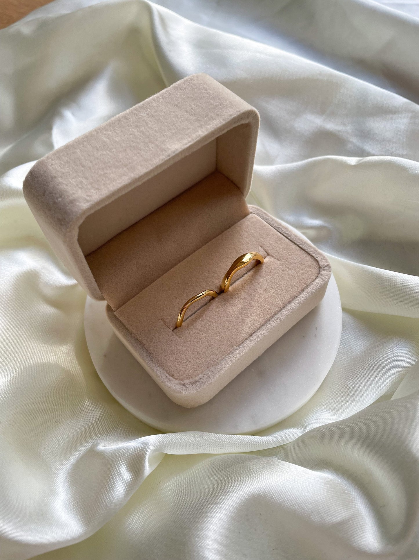 14kt gold irregular ring