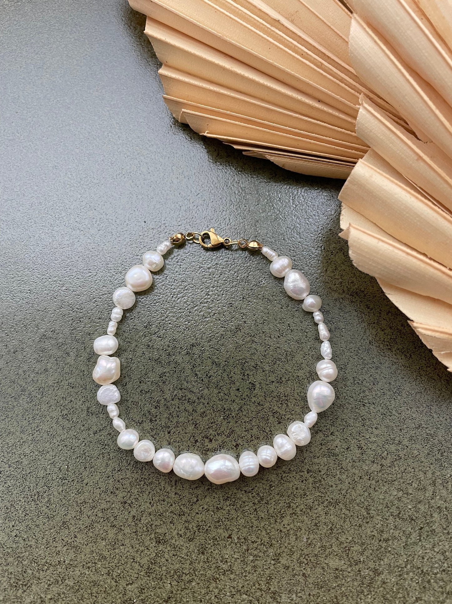 Mina freshwater pearl bracelet