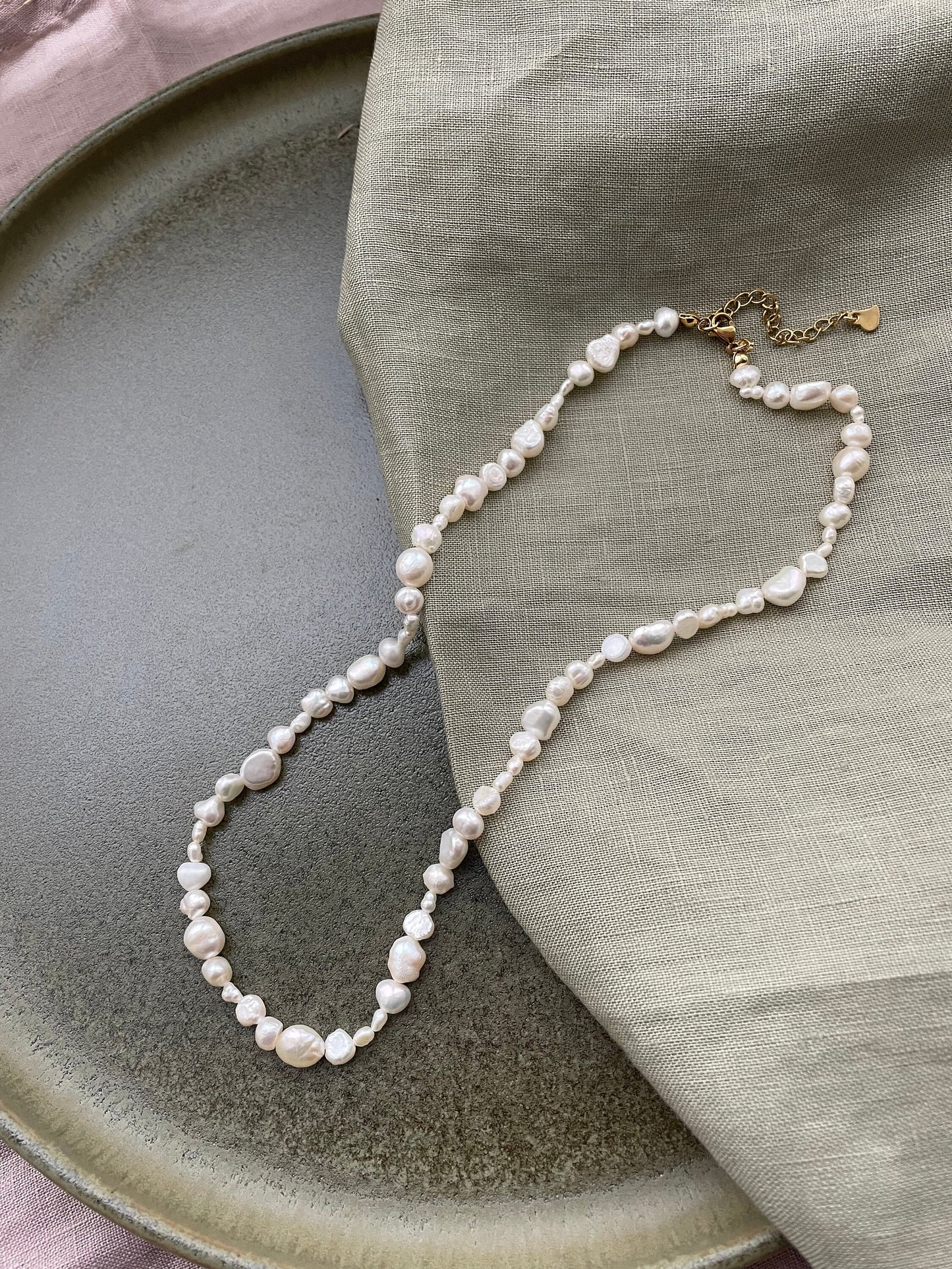 Mina pearl necklace