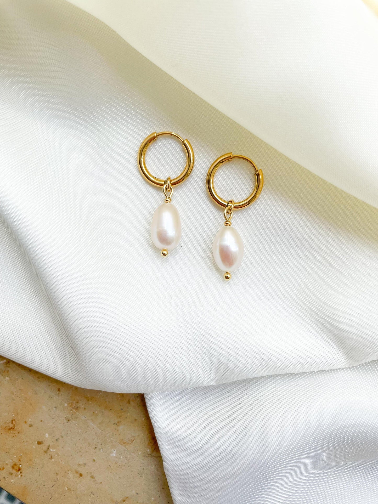 Baroque pearl earrings