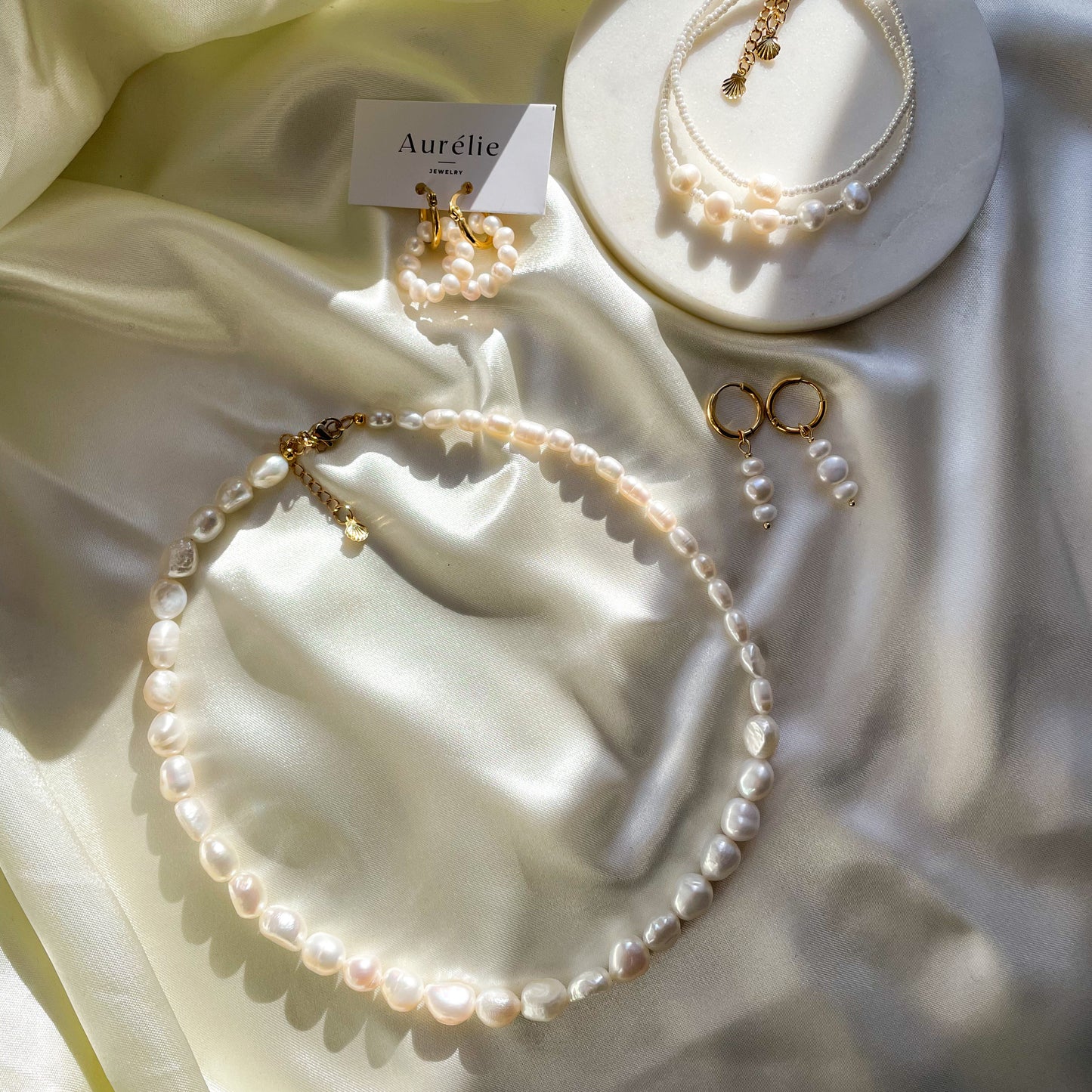 Baroque pearl earrings